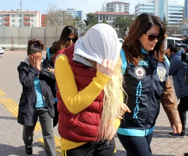 Cinsi əlaqə üçün həyat yoldaşlarını dəyişənlər həbs olundu - – FOTO - VİDEO