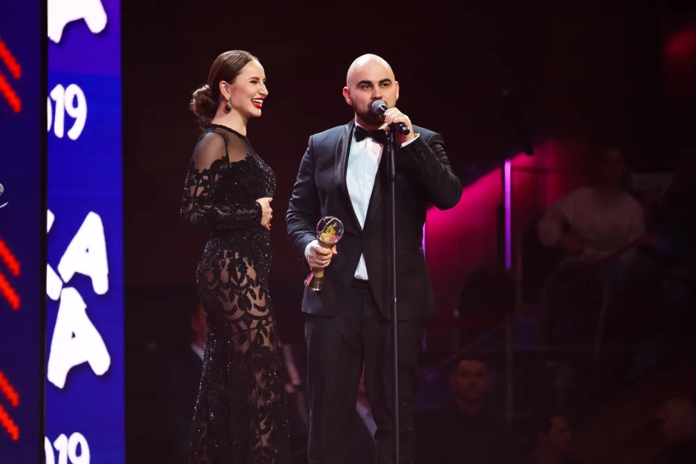 Filipp mükafatını onu öldürməkdə ittiham olunan Maksimdən aldı - FOTO