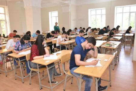 Aprelin 14-də imtahan verəcək şagirdlərin - NƏZƏRİNƏ