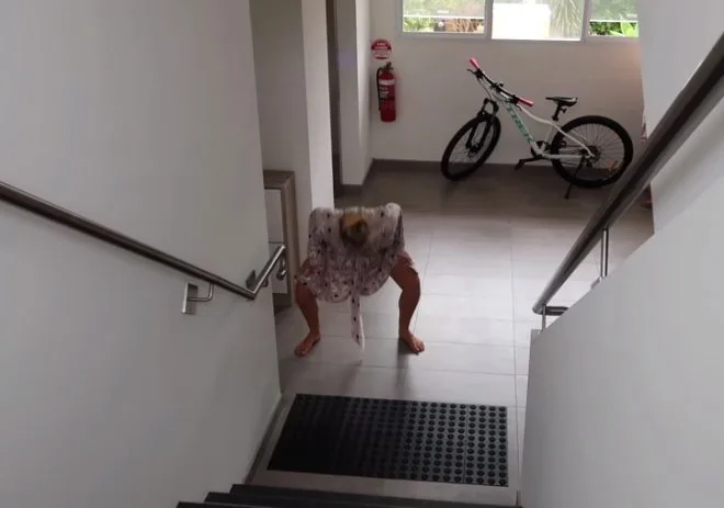 Məşhur bloger 30 saatlıq doğuşunu canlı yayımladı - FOTO