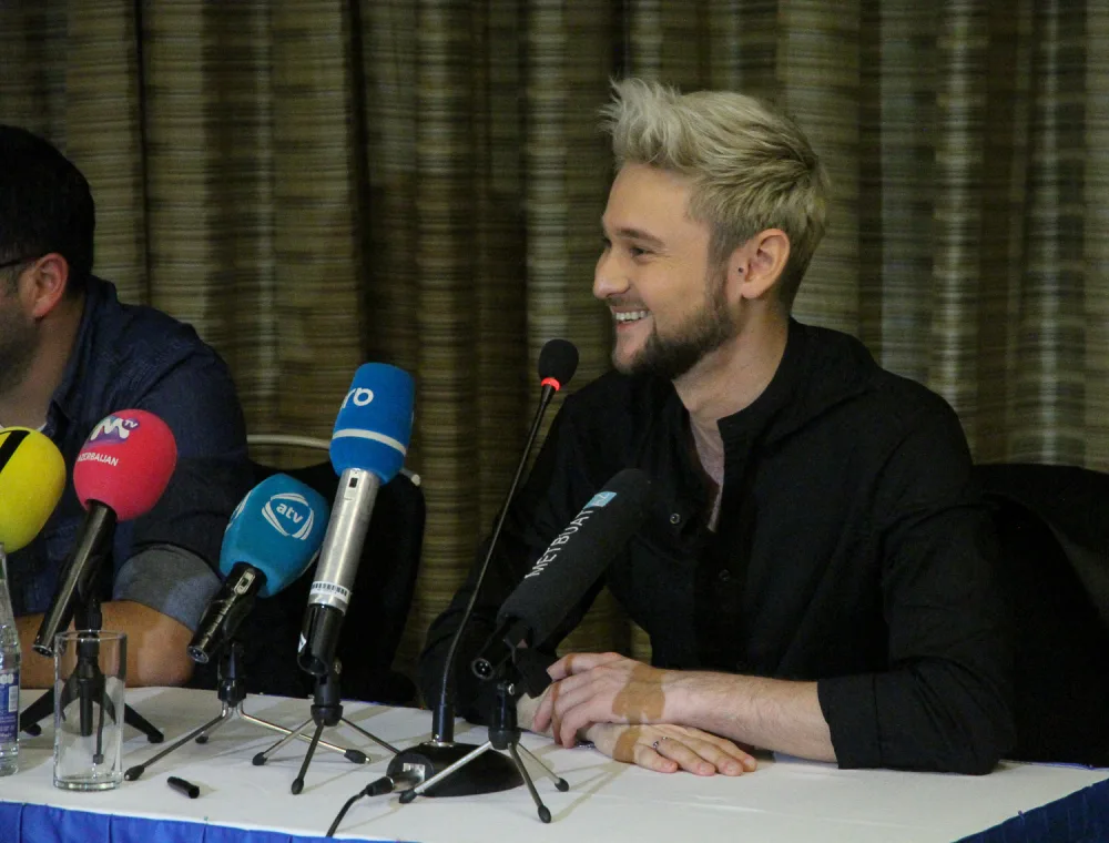 Eldar Qasımov "Məsafələr"i təqdim etdi - VİDEO