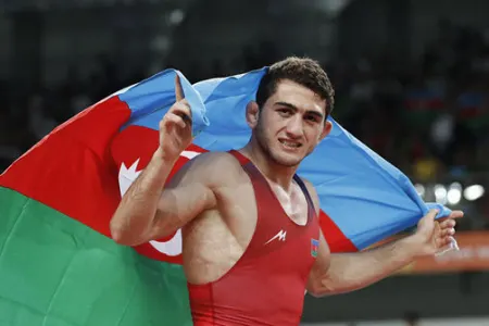 Güləşçilərimiz ermənilərə qalib gəldilər - FOTO