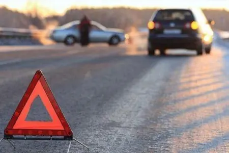 Ağır yol qəzasında 2 nəfər ölüb, 3 nəfər yaralanıb