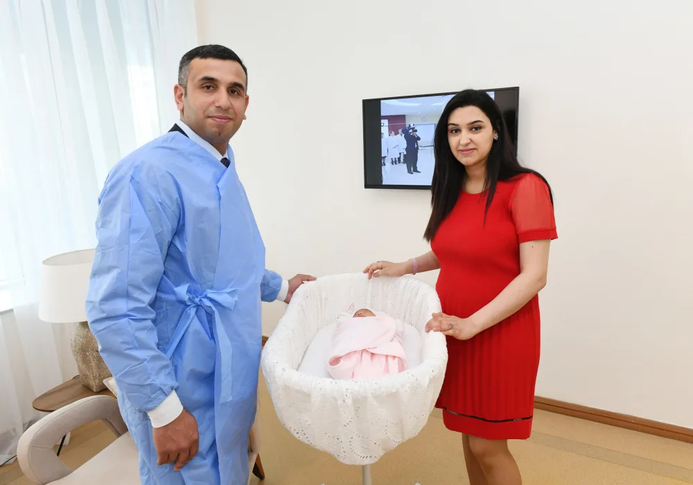 Prezident və birinci xanım Azərbaycanın 10 milyonuncu sakininin valideynləri ilə - GÖRÜŞDÜLƏR - FOTOLAR - VİDEO - YENİLƏNİB