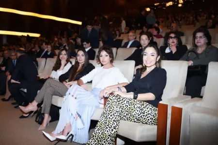 Mehriban Əliyeva məşhur pianoçunun konsertində - FOTO