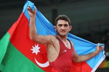 Hacı Əliyev üçqat Avropa çempionu oldu