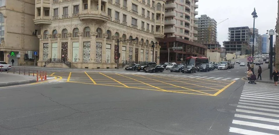 Bakının mərkəzi küçələrində yeni yol nişanları qoyulacaq - SÜRÜCÜLƏRİN NƏZƏRİNƏ