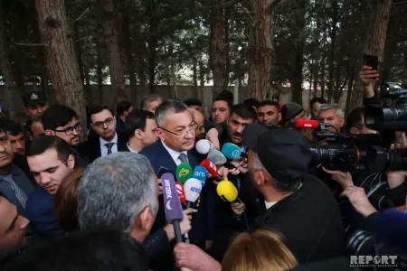 Rövşən Rzayev: "Yanğından zərər çəkən 23 ailə kirayə evlərlə təmin olunacaqlar"