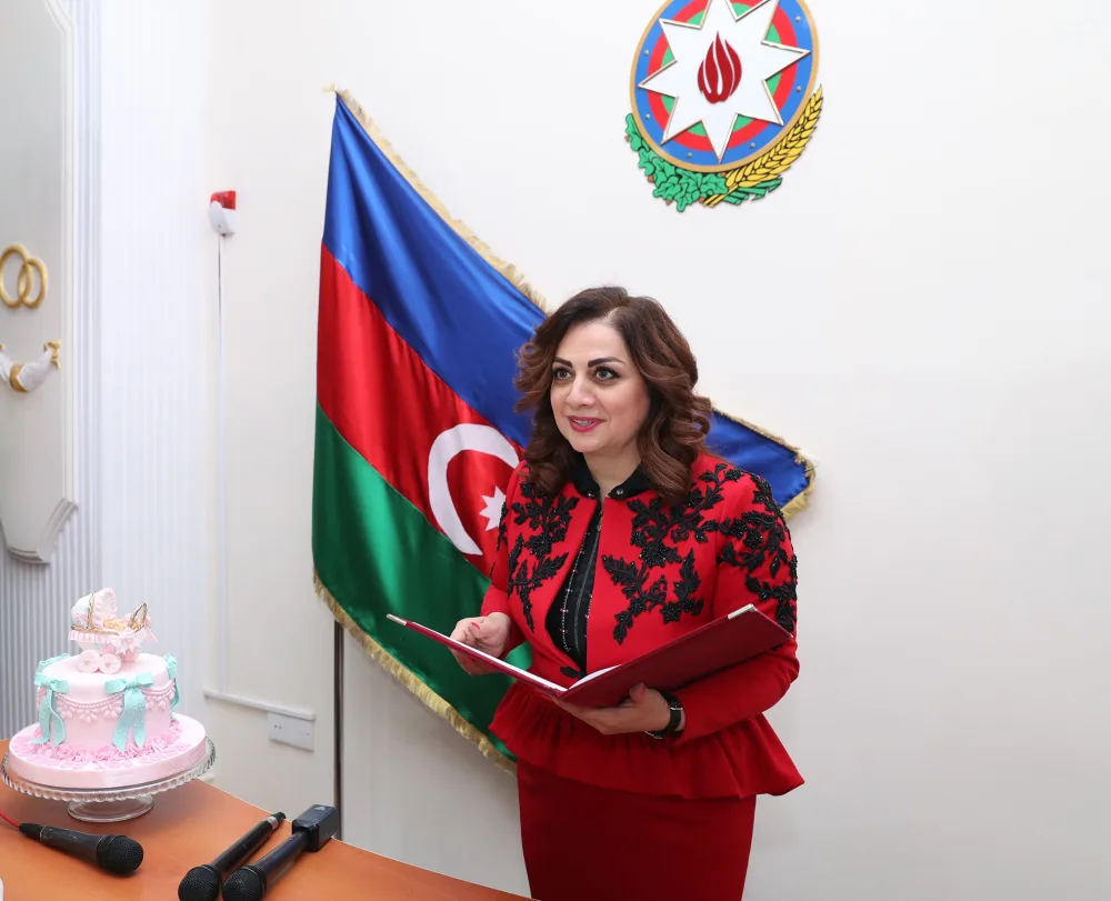 10 milyonuncu sakinin doğum haqqında şəhadətnaməsi verildi - FOTO