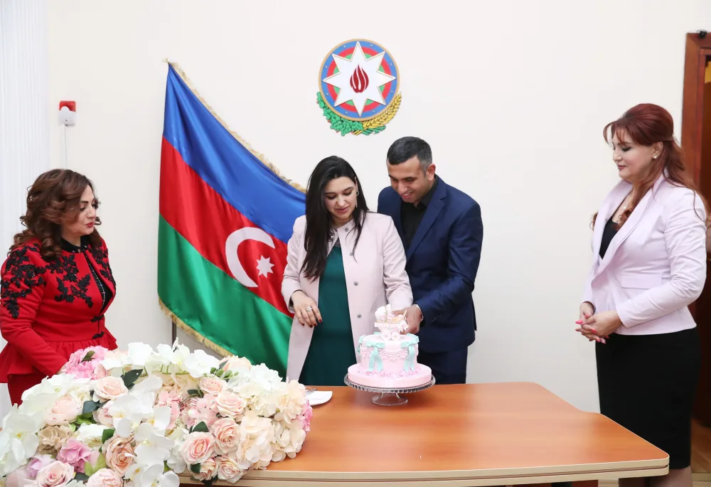 10 milyonuncu sakinin doğum haqqında şəhadətnaməsi verildi - FOTO