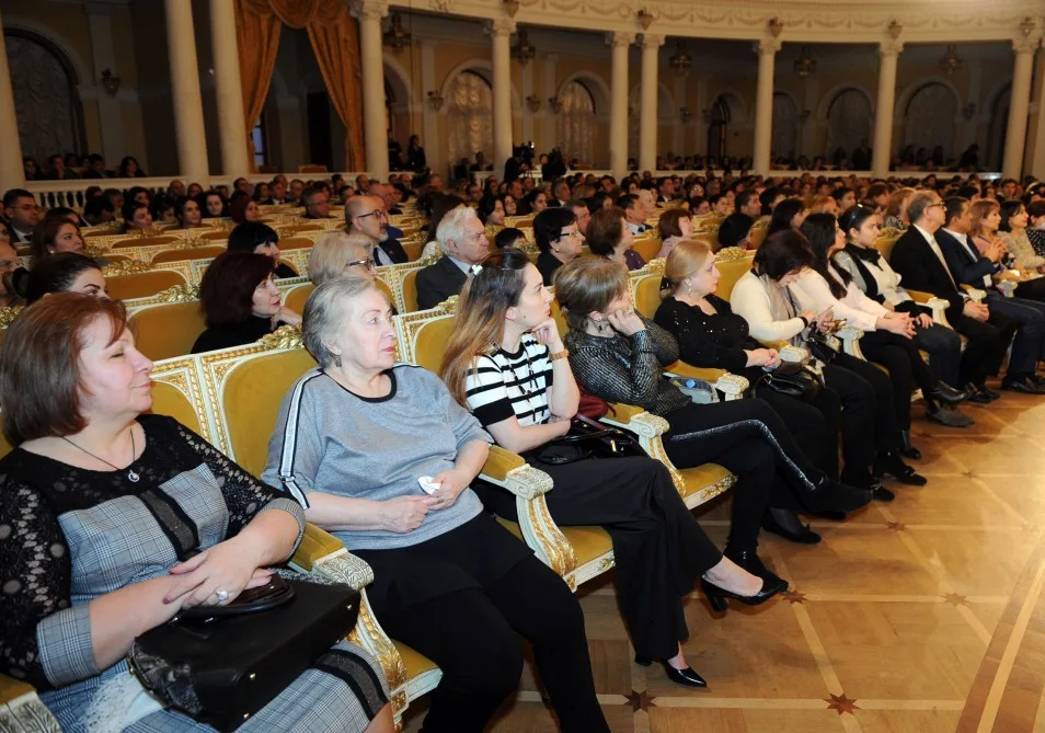 Bakıda Qazaxıstanın məşhur qrupunun konserti olub - FOTO