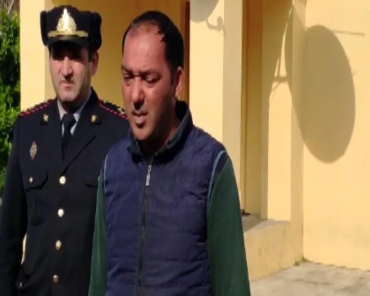Keçmiş məhkumun üzərində qanunsuz silah və xəncər aşkar edilib - FOTO