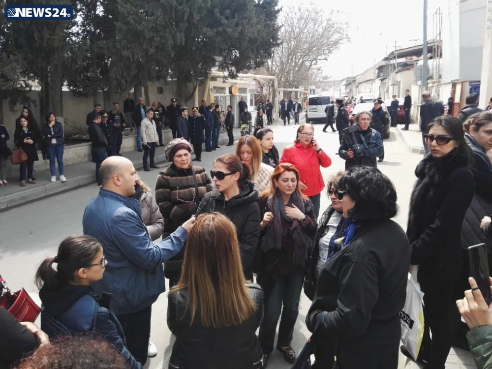 Elina üçün 162 saylı məktəbin həyətində - ANIM AKSİYASI KEÇİRİLİR - FOTO - VİDEO