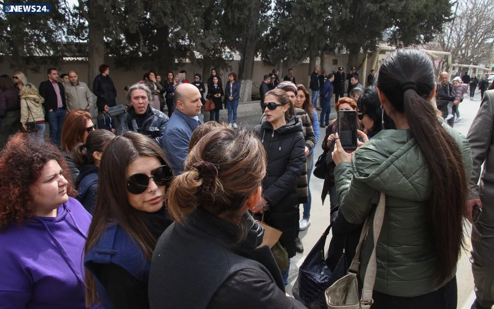 Elina üçün 162 saylı məktəbin həyətində - ANIM AKSİYASI KEÇİRİLİR - FOTO - VİDEO
