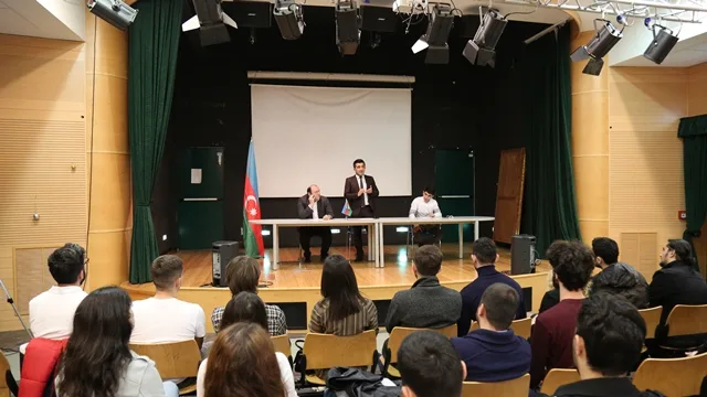 İtaliyada təhsil alan azərbaycanlı tələbələrlə görüş keçirilib - FOTOLAR
