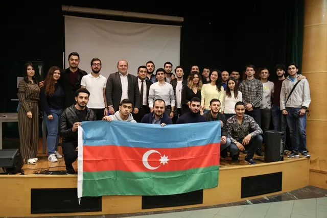 İtaliyada təhsil alan azərbaycanlı tələbələrlə görüş keçirilib - FOTOLAR