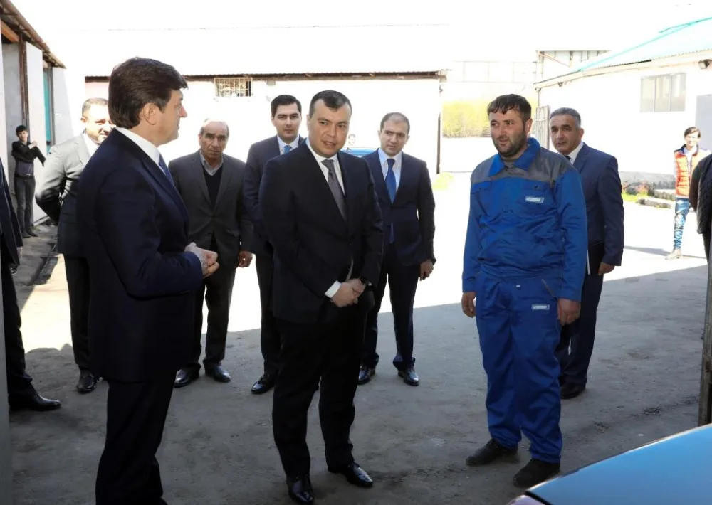 Sahil Babayev Qəbələdə özünüməşğulluq proqramı iştirakçıları ilə görüşüb