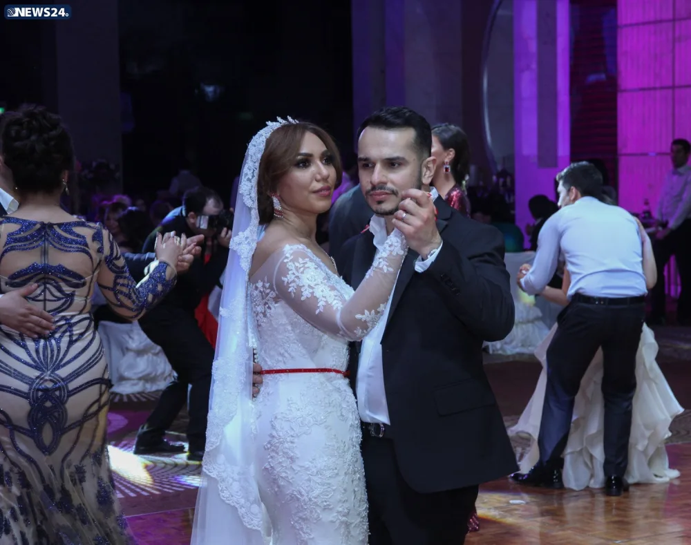 Azərbaycanlı müğənni toyunda mahnı oxudu - FOTO - VİDEO