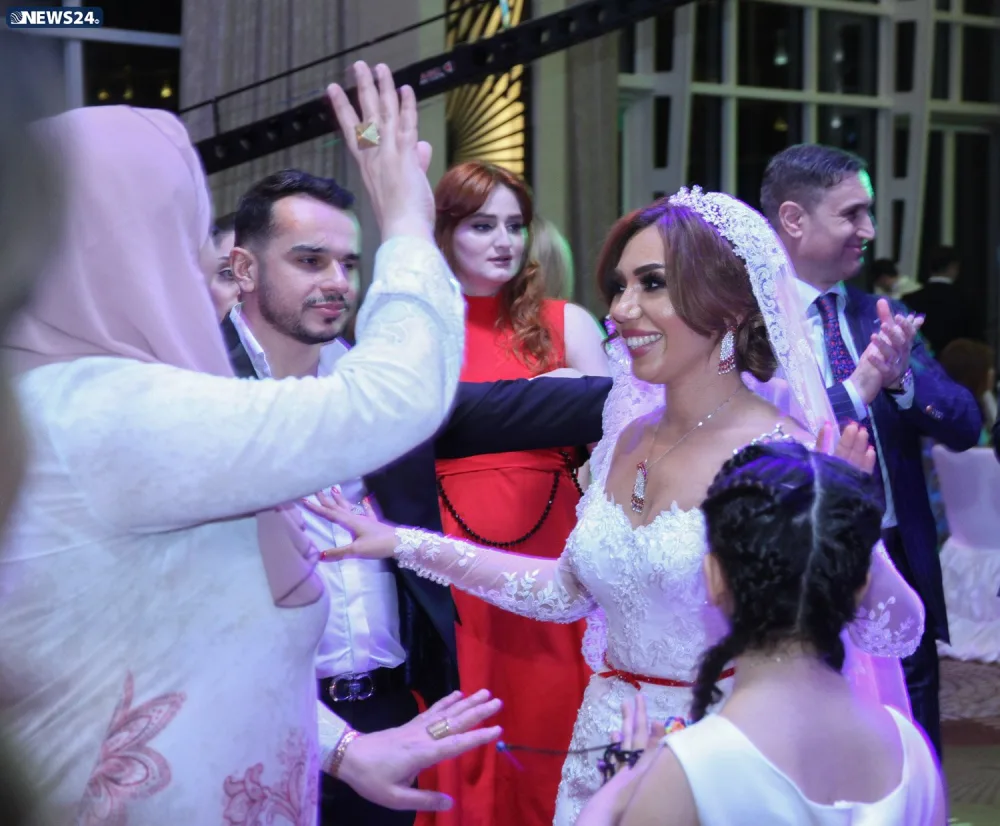 Azərbaycanlı müğənni toyunda mahnı oxudu - FOTO - VİDEO