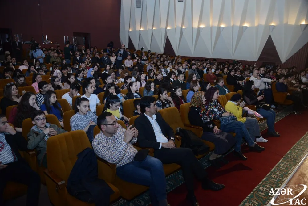 “Nəsimi ili-Nəsimi dili” festivalının açılışı olub - FOTO