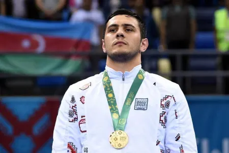 Daha bir güləşçisimiz Avropa çempionatında erməni rəqibini məğlub edib