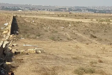 Bakıda torpaq davası - 3 qardaş İcra Hakimiyyətini məhkəməyə verdi
