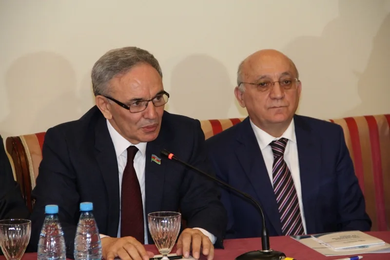 Dinin siyasiləşdirilmiş formada yayılması təhlükələri müzakirə edilib
