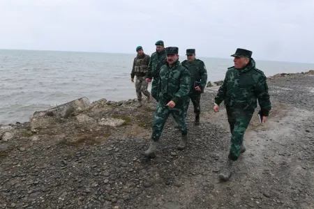 DSX rəisi Rusiya ilə dövlət sərhədin­də xidməti-döyüş fəaliyyətini yoxlayıb - FOTO
