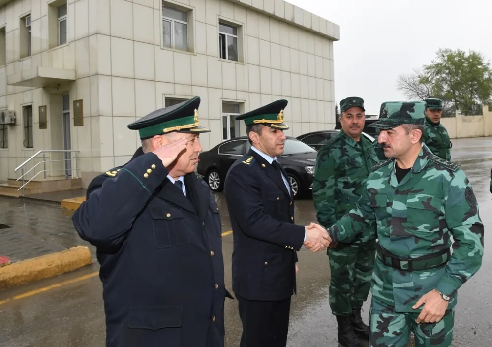 DSX rəisi Rusiya ilə dövlət sərhədin­də xidməti-döyüş fəaliyyətini yoxlayıb - FOTO