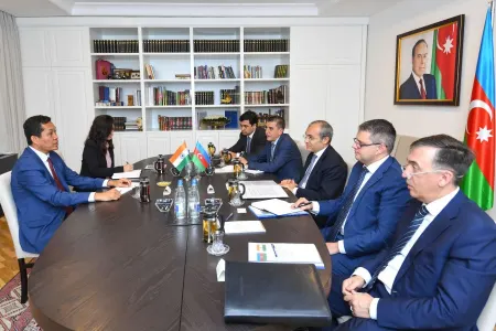 Vergilər naziri Hindistanın səfiri ilə görüşüb