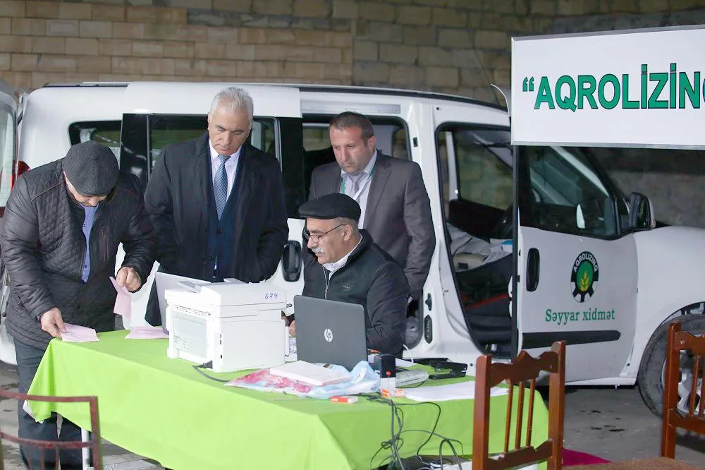 Şəkidə və Gədəbəydə Azot gübrəsinin səyyar satışı həyata keçirilib