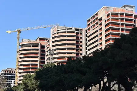 Bakının mərkəzində ev alan 74 nəfər belə aldadıldı - –EVƏ KÖÇƏ BİLMİRLƏR