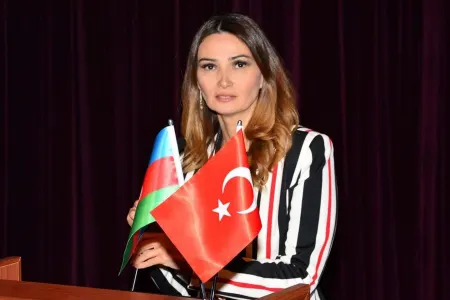 Qənirə Paşayeva "Çırpınırdı Qara dəniz" mahnısını oxudu - VİDEO