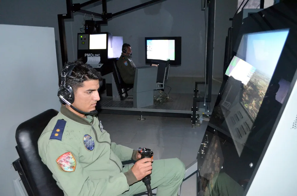 Azərbaycan Ordusunun pilotları təlim-məşq uçuşlarına başlayıb - FOTO - VİDEO