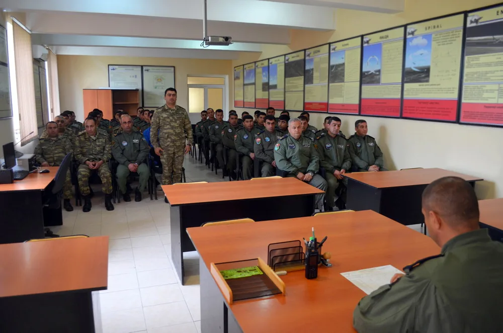 Azərbaycan Ordusunun pilotları təlim-məşq uçuşlarına başlayıb - FOTO - VİDEO