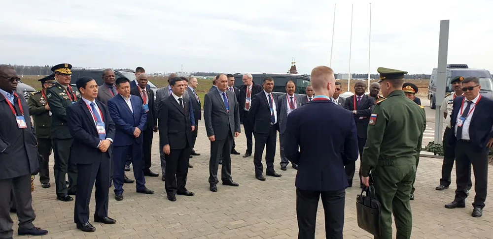 Müdafiə Nazirliyinin nümayəndə heyəti Moskvada konfransda iştirak edir - FOTO