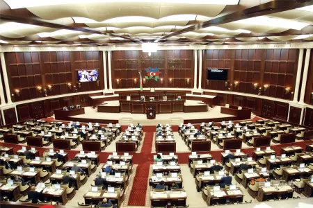 Milli Məclisdə deputatlardan - GÜNDƏM