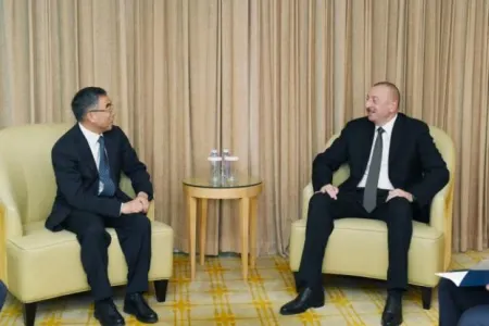 Prezident İlham Əliyev “Huawei” şirkətinin sədri ilə görüşüb - FOTO