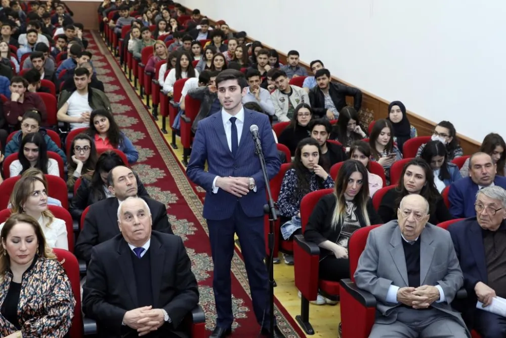 Sahil Babayev Əmək və Sosial Münasibətlər Akademiyasında olub