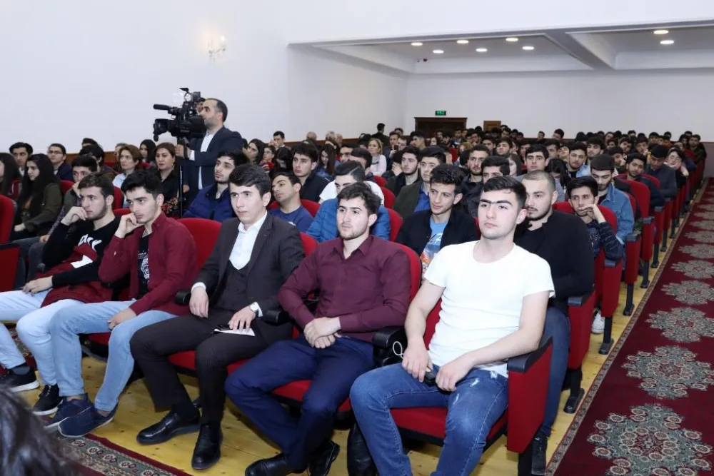 Sahil Babayev Əmək və Sosial Münasibətlər Akademiyasında olub