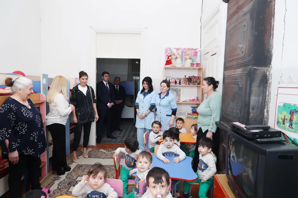 Mehriban Əliyeva təhsil müəssisələrində oldu - FOTOLAR