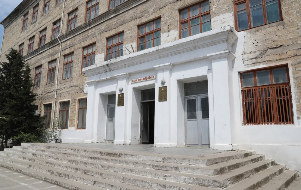 Mehriban Əliyeva təhsil müəssisələrində oldu - FOTOLAR
