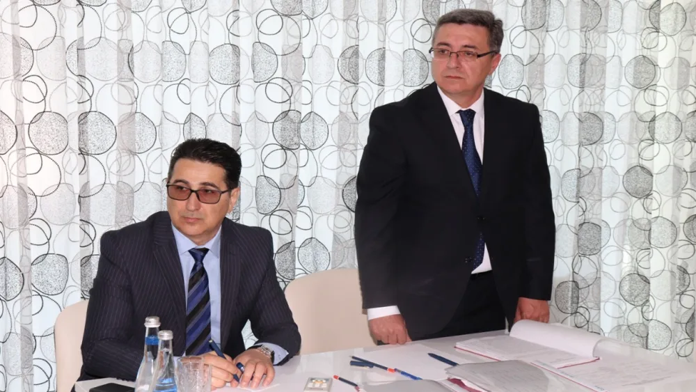 Oqtay Şirəliyev Şəkidə vətəndaşları qəbul edib