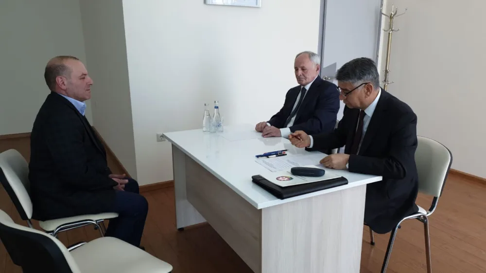Oqtay Şirəliyev Şəkidə vətəndaşları qəbul edib