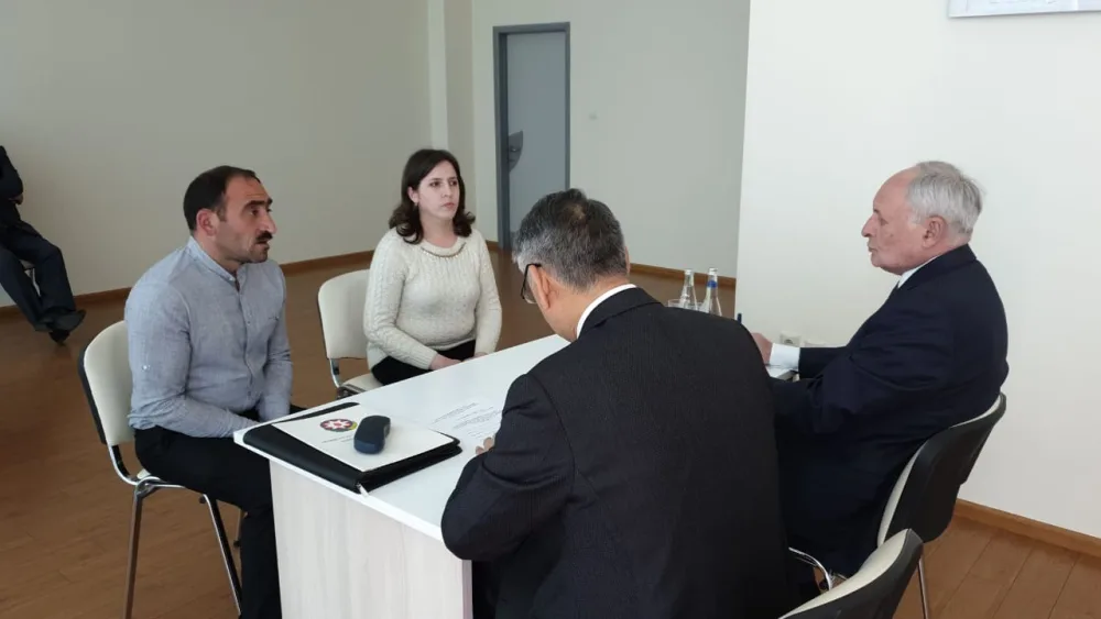Oqtay Şirəliyev Şəkidə vətəndaşları qəbul edib