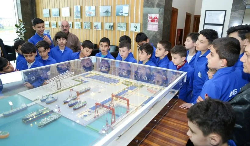 Bir qrup uşaq üçün Bakı Gəmiqayırma Zavoduna tur təşkil olunub - FOTO