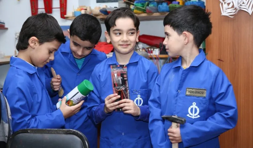Bir qrup uşaq üçün Bakı Gəmiqayırma Zavoduna tur təşkil olunub - FOTO
