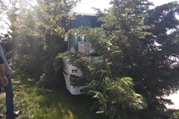 Bakı-Sumqayıt yolunda avtobusu qəzası - XƏSARƏT ALANLAR VAR