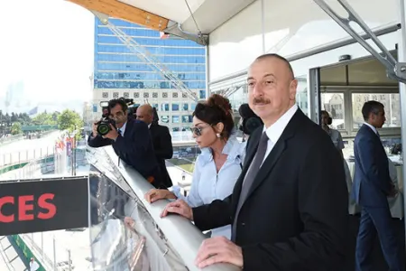 Prezident və xanımı "Formula 1" yarışını seyr edir