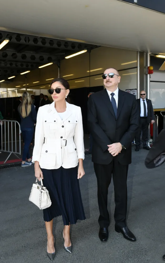 "Formula-1": Kuboku Azərbaycan Prezidenti İlham Əliyev təqdim edib - FOTOLAR